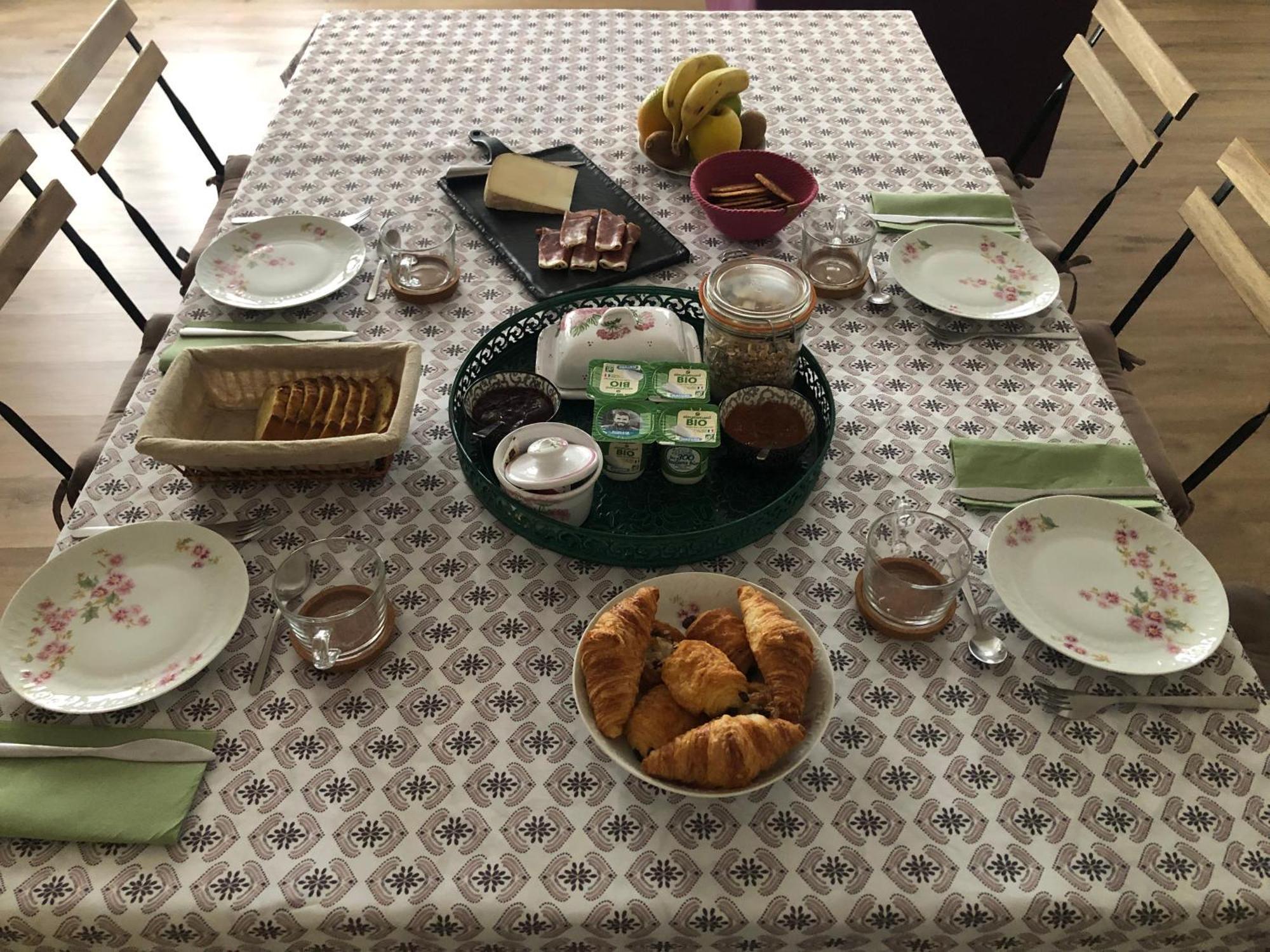 Je Soigne Mon Assiette Panzió Saint-Laurent-d'Arce Kültér fotó